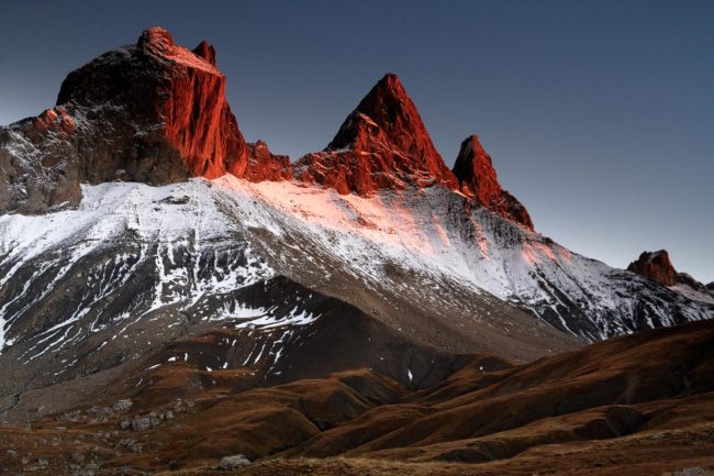 Les Aiguilles d'Arves en Rouge